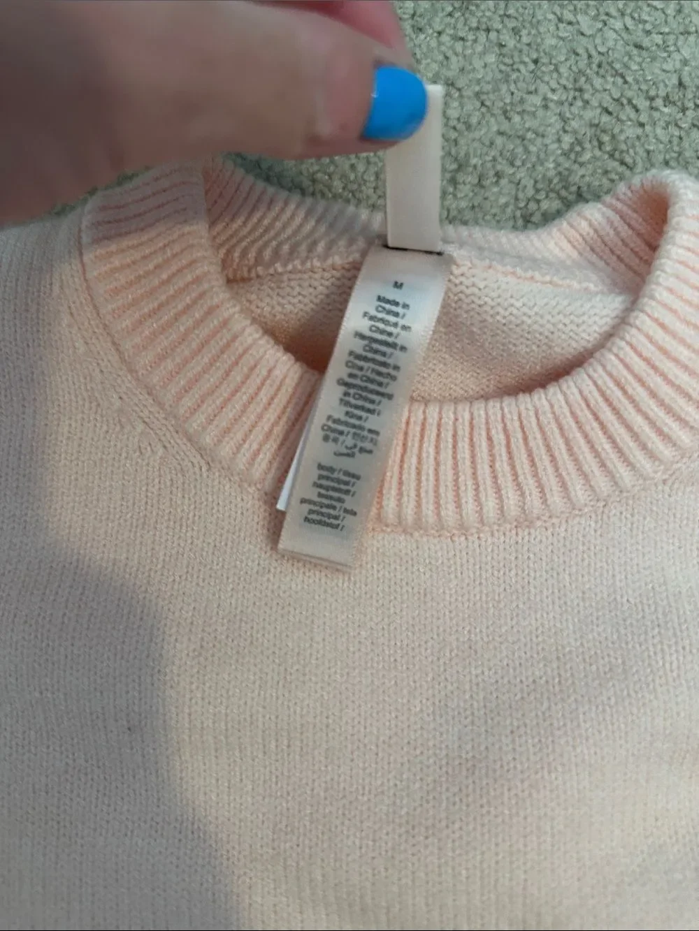 New Skims baby pink sweater medium